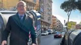 Gualtieri toglie i parcheggi all’Appia e regala campane: il futuro di Roma nel caos