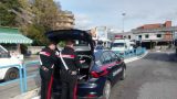 Controlli al Laurentino 38: Fuga e Denuncia per un Sospetto a Roma