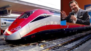 Sciopero ferrovieri a Roma, UGL protesta contro Salvini al Ministero dei Trasporti